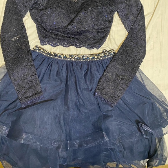 Homecoming dress/ Can be used for any occasion - Picture 6 of 7